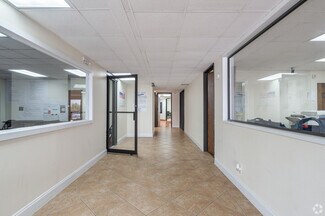 Plus de détails pour 3033 Bayshore Blvd, Pasadena, TX - Bureau à vendre