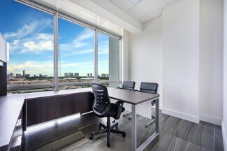 Plus de détails pour 800 SE 4th Ave, Hallandale Beach, FL - Bureau à louer