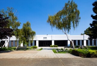 2225 Martin Ave, Santa Clara, CA à louer Photo de l’immeuble– Image 1 sur 6