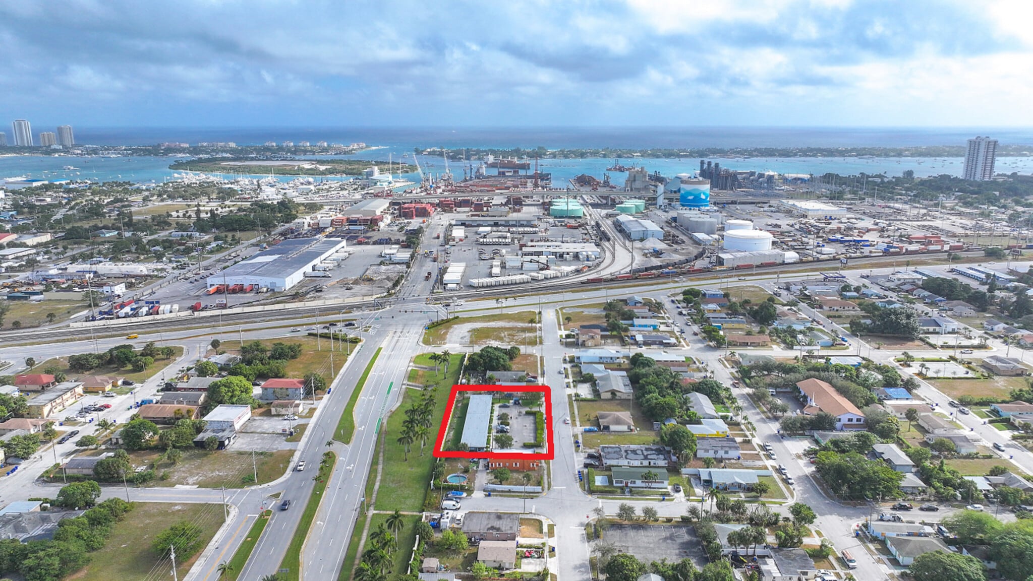 632 W 7th St, Riviera Beach, FL à vendre Photo de l’immeuble– Image 1 sur 9