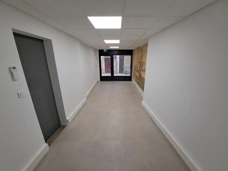 58 Rue De La Bonneterie, Avignon à louer - Hall d’entrée – Image 3 sur 5