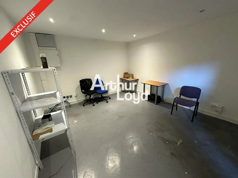 Local d’activités dans La Trinité à louer - Photo intérieure – Image 2 sur 2