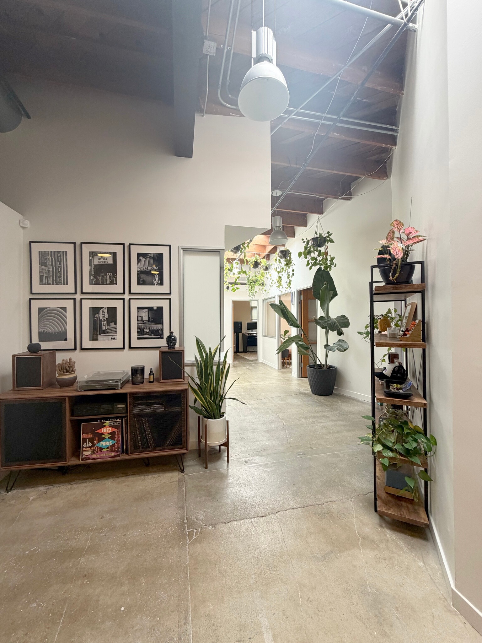 4223 Glencoe Ave, Marina Del Rey, CA à louer Photo de l’immeuble– Image 1 sur 11