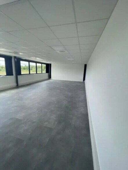 Local d’activités dans Bernolsheim à louer - Photo de l’immeuble – Image 2 sur 6