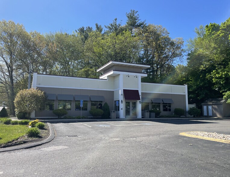 303 Grove St, Braintree, MA à vendre - Photo de l’immeuble – Image 3 sur 4