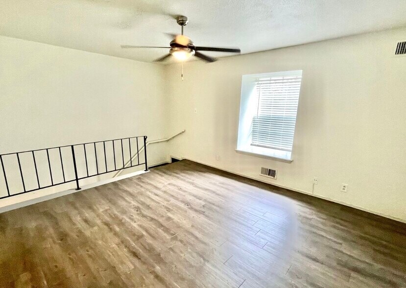 5806 Belmoor Dr, Austin, TX à vendre - Photo de l’immeuble – Image 3 sur 7