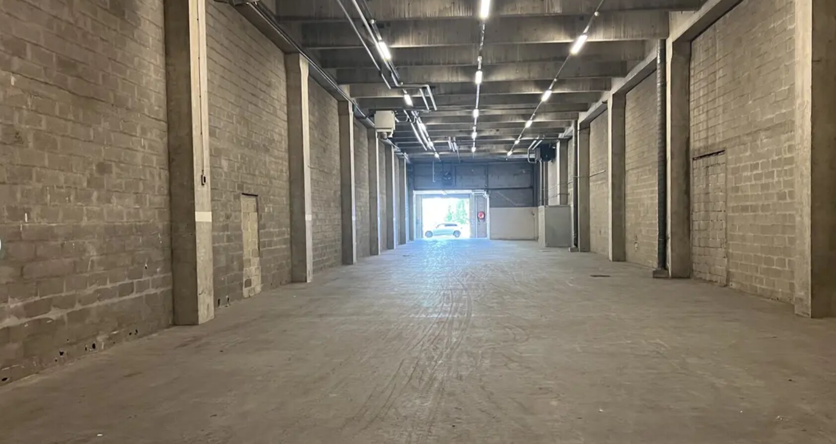 Industriel/Logistique dans Garges-lès-Gonesse à louer Photo intérieure– Image 1 sur 3