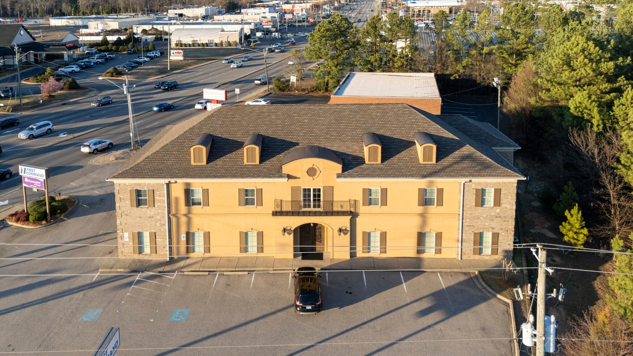 1995 Skibo Rd, Fayetteville, NC à louer Photo principale– Image 1 sur 15