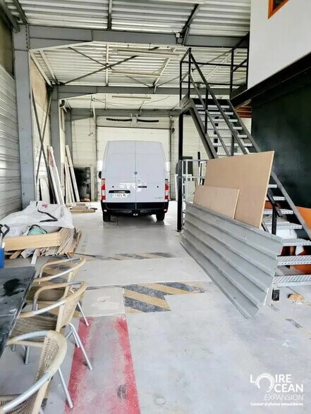 Local d’activités dans Saint-Hilaire-de-Chaléons à louer - Photo intérieure – Image 2 sur 7