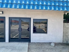 1810 W Foothill Blvd, Upland, CA à louer Photo de l’immeuble– Image 2 sur 7