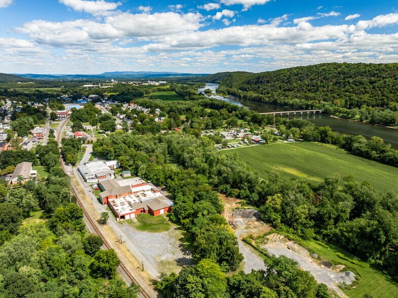 168-171 Bower Street Ext, Montgomery, PA à vendre - Photo de l’immeuble – Image 3 sur 15