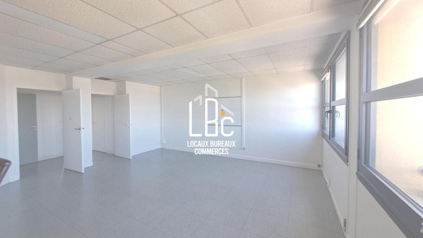 15 Avenue Louise Michel, Rezé à louer Photo de l’immeuble– Image 1 sur 10