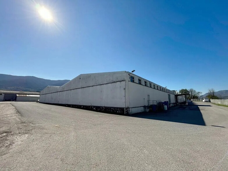 1145 Rue Des Mettanies, Pontcharra à louer - Photo de l’immeuble – Image 2 sur 2