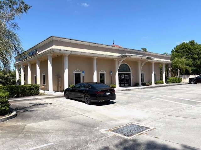 1608 S Apollo Blvd, Melbourne, FL à vendre - Photo de l’immeuble – Image 1 sur 27