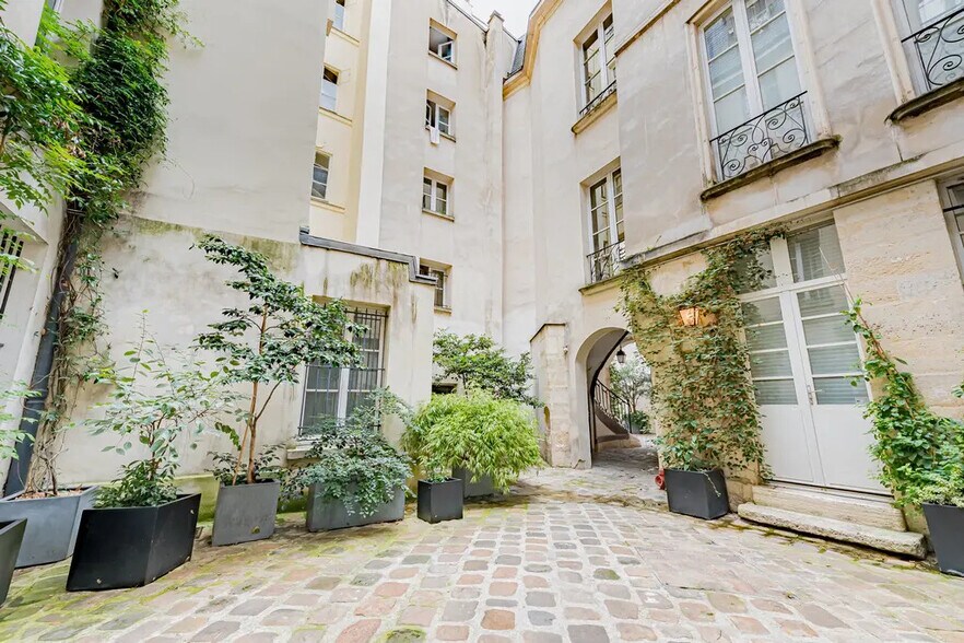 Local commercial dans Paris à vendre - Photo de l’immeuble – Image 1 sur 7