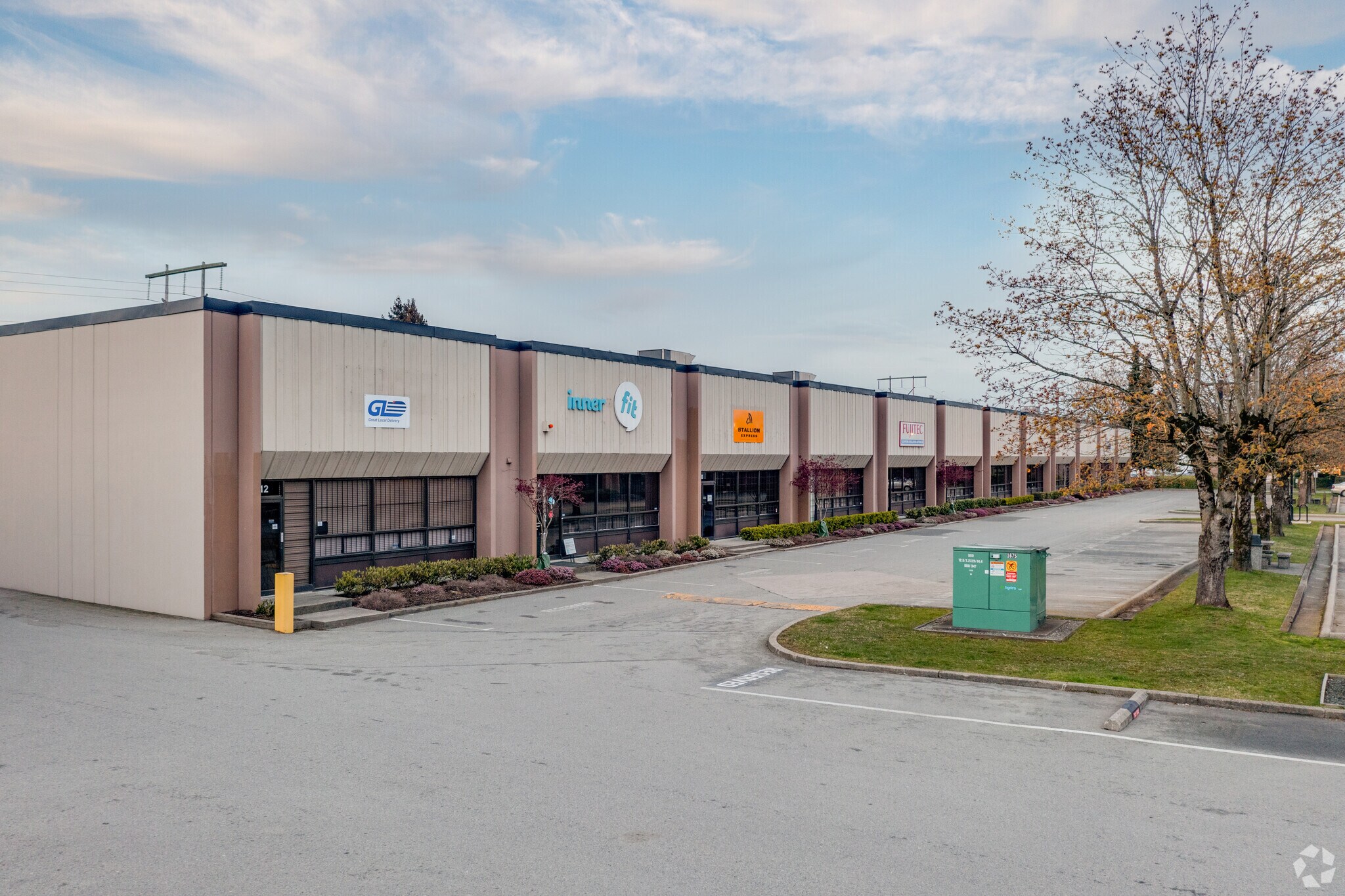 3511 Viking Way, Richmond, BC à louer Photo principale– Image 1 sur 5