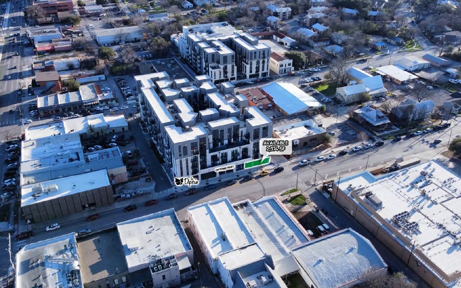 141 W Hopkins St, San Marcos, TX à louer - Photo de l’immeuble – Image 2 sur 7