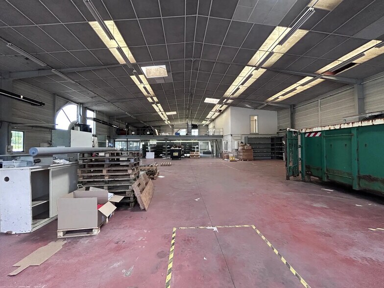 Local d’activités dans Saint-Évarzec à louer - Photo de l’immeuble – Image 1 sur 1