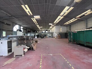 Plus de détails pour Local d'activités à louer