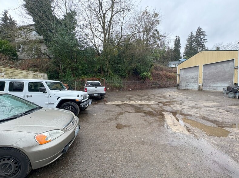 6911 Rainier Ave S, Seattle, WA à louer - Photo de l’immeuble – Image 3 sur 7