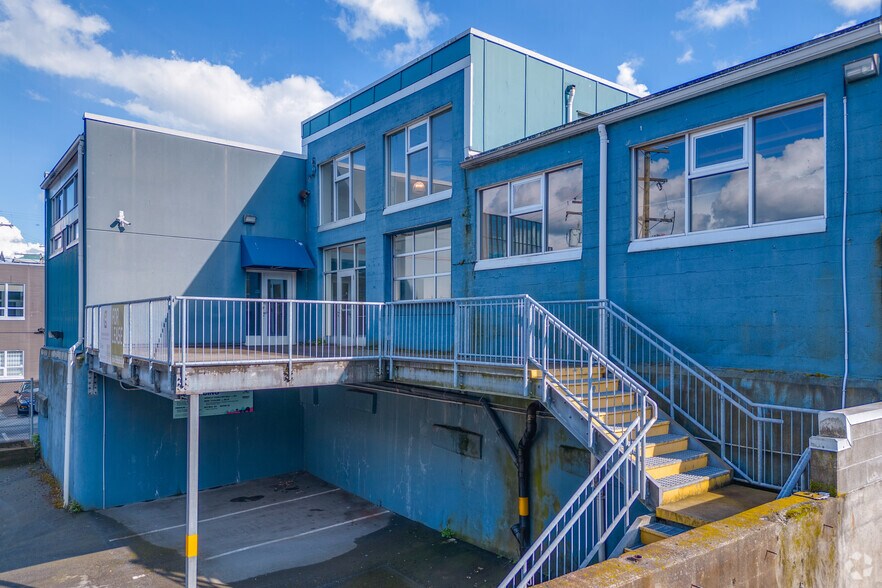 369 Alexander St, Vancouver, BC à louer - Photo de l’immeuble – Image 3 sur 4