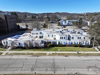 Plus de détails pour 224 Circle Dr, Traverse City, MI - Bureau à vendre