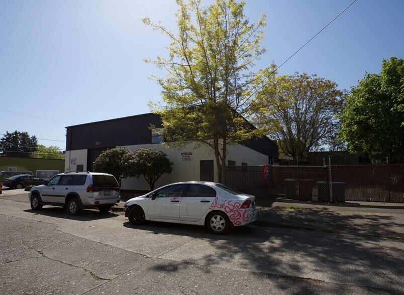 804 N Killingsworth Ct, Portland, OR à louer - Photo de l’immeuble – Image 3 sur 6