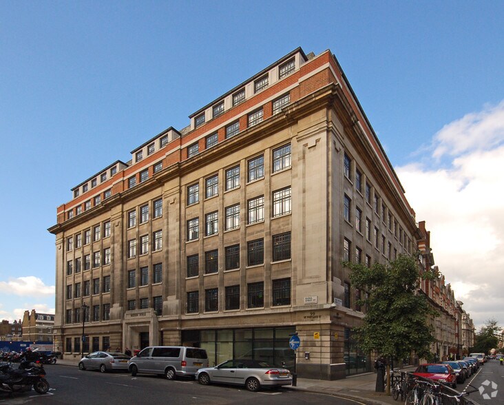 99 Great Portland St, Londres à louer - Photo de l’immeuble – Image 2 sur 48