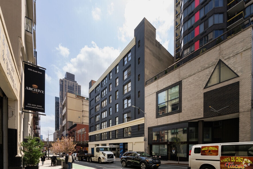 306 E 61st St, New York, NY à louer - Photo principale – Image 1 sur 17