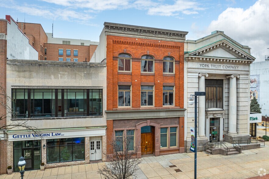 17 E Market St, York, PA à louer - Photo de l’immeuble – Image 2 sur 20