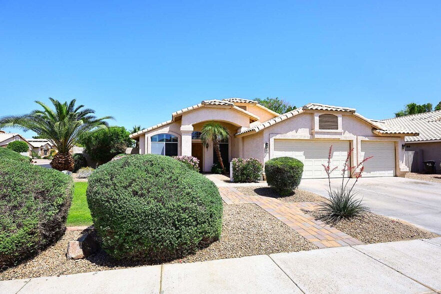1212 W Vera Ln, Tempe, AZ à vendre - Photo de l’immeuble – Image 2 sur 32