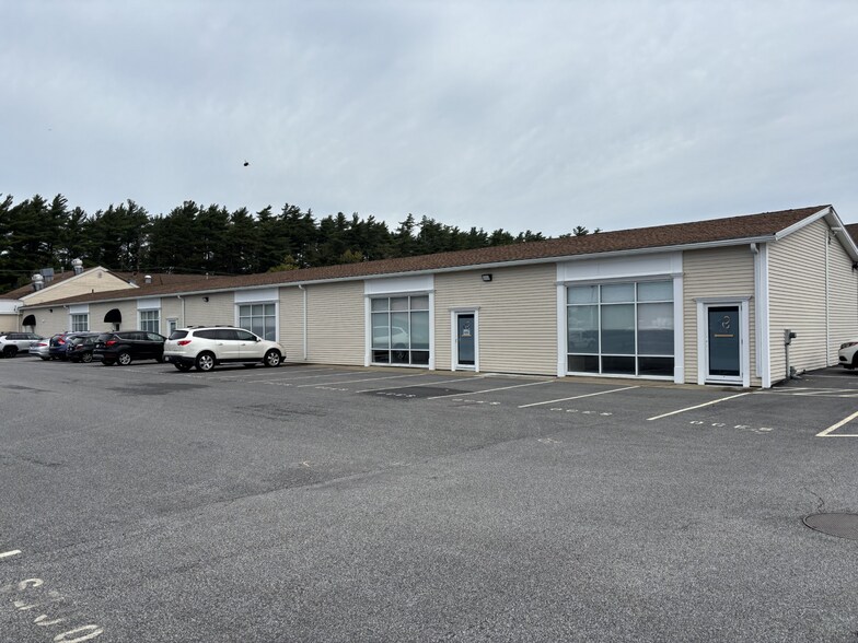 204 S Meadow Rd, Plymouth, MA à louer - Photo de l’immeuble – Image 2 sur 3