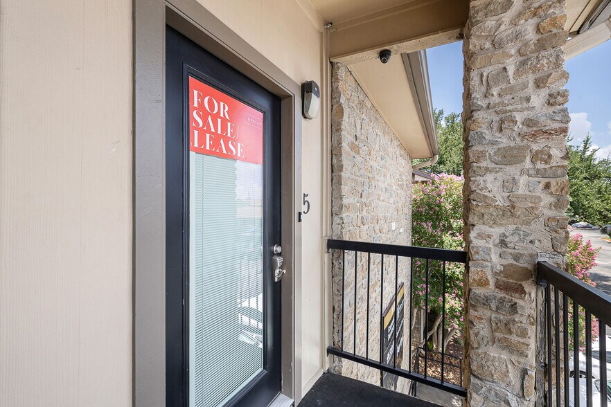 13740 Research Blvd, Austin, TX à vendre - Photo de l’immeuble – Image 2 sur 16