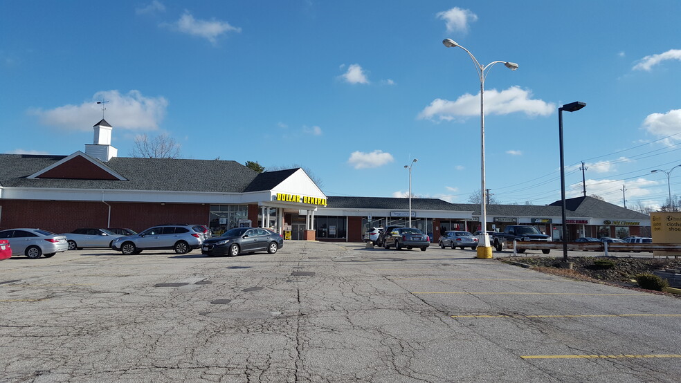 7381-7399 State Rd, Parma, OH à louer - Photo de l’immeuble – Image 1 sur 2