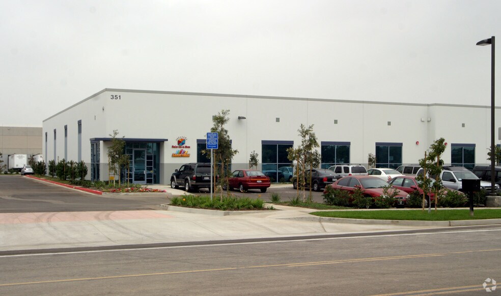 351 Candelaria, Oxnard, CA à louer - Photo de l’immeuble – Image 2 sur 4