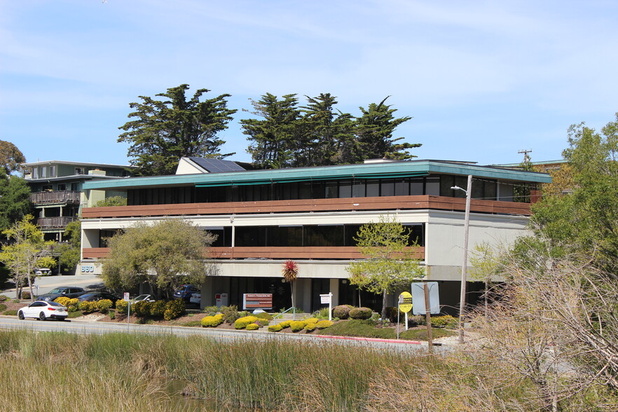 660 Camino Aguajito, Monterey, CA à louer - Photo de l’immeuble – Image 1 sur 11