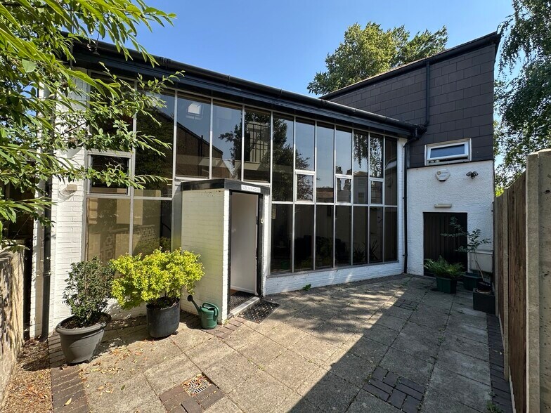 34A High St, Thames Ditton à vendre - Photo de l’immeuble – Image 1 sur 10