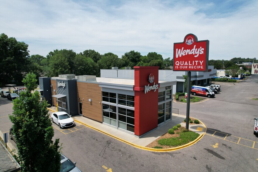 6781 E Shelby Dr, Memphis, TN à vendre - Photo de l’immeuble – Image 2 sur 4