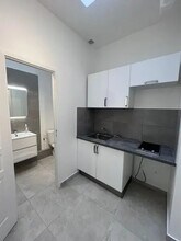 Local commercial dans Paris à louer Photo intérieure– Image 2 sur 4