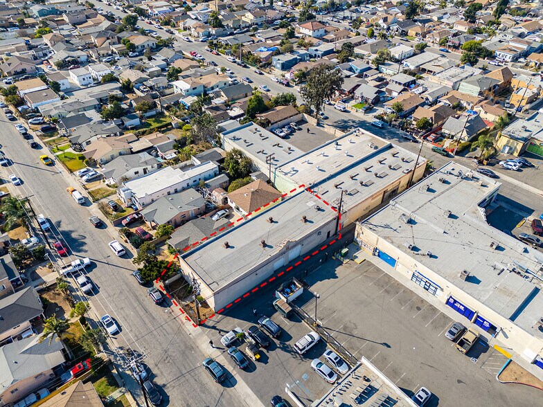 925 S Vancouver Ave, East Los Angeles, CA à louer - Photo de l’immeuble – Image 1 sur 14