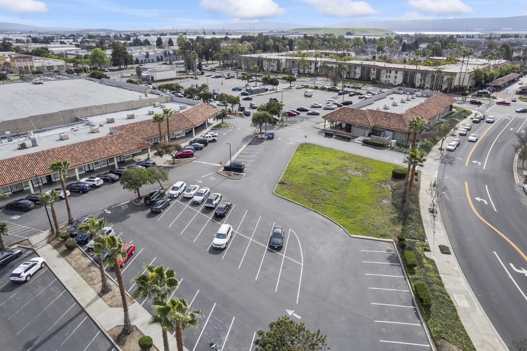 39945 Balentine Dr, Newark, CA à louer Photo intérieure– Image 1 sur 7