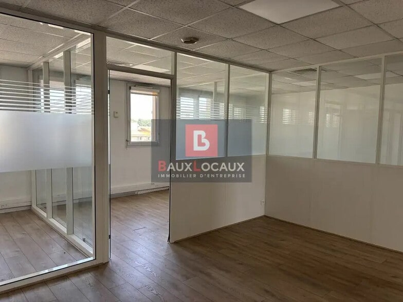 Bureau dans Avignon à louer - Photo de l’immeuble – Image 2 sur 7