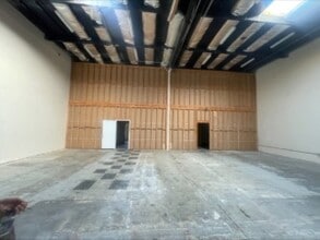 8250 Camino Santa Fe, San Diego, CA à louer Photo intérieure– Image 2 sur 5