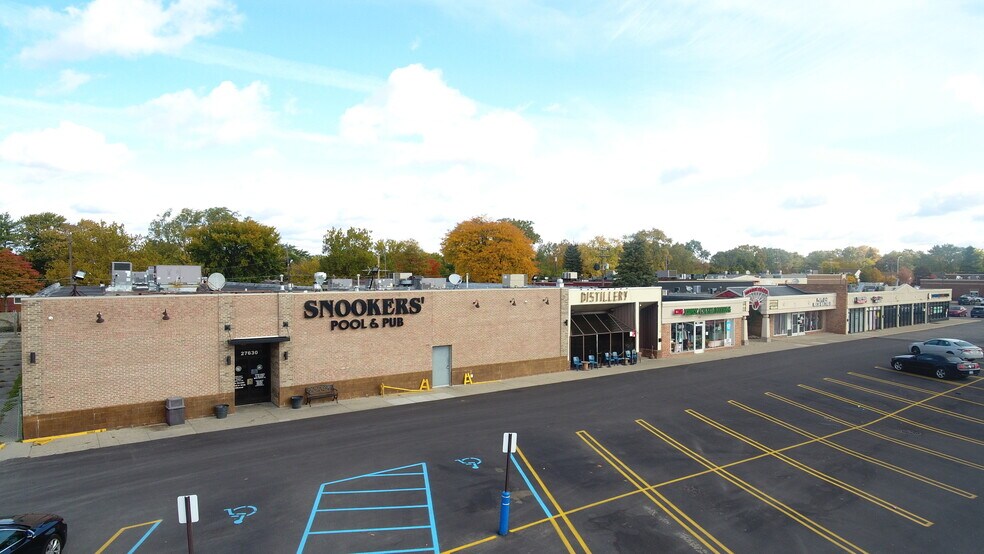 27556-27630 Schoolcraft Rd, Livonia, MI à vendre - Photo de l’immeuble – Image 1 sur 5