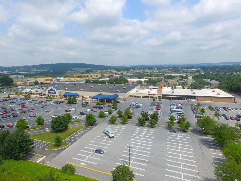 25-31 Rohrerstown Rd, Lancaster, PA à louer - Photo de l’immeuble – Image 1 sur 20