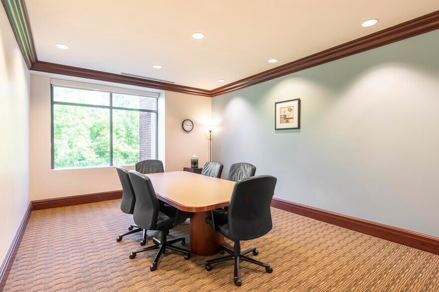 303 Perimeter Ctr N, Atlanta, GA à louer - Photo intérieure – Image 1 sur 11