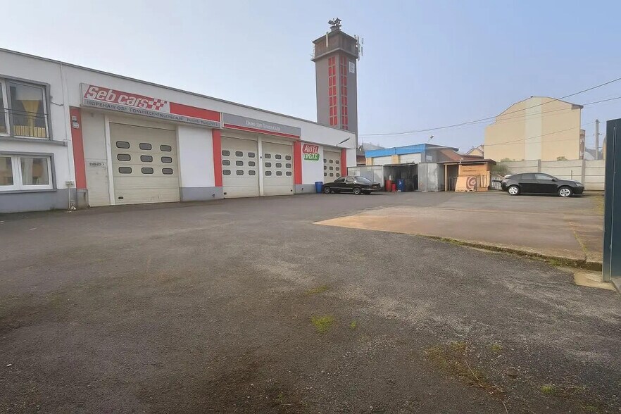 Local d'activités dans Forbach à vendre - Photo de l’immeuble – Image 1 sur 11
