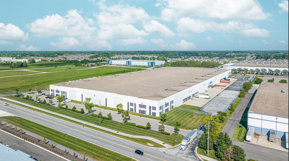 650 Commerce Parkway East Dr, Greenwood, IN à louer - Photo de l’immeuble – Image 3 sur 5