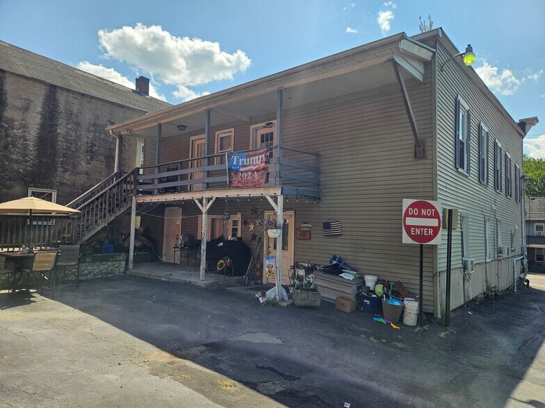 114 College Ave, Factoryville, PA à vendre - Photo de l’immeuble – Image 2 sur 8