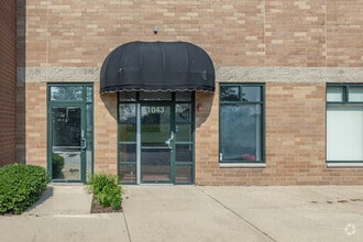1023 Station Dr, Oswego, IL à louer Photo de l’immeuble– Image 2 sur 4